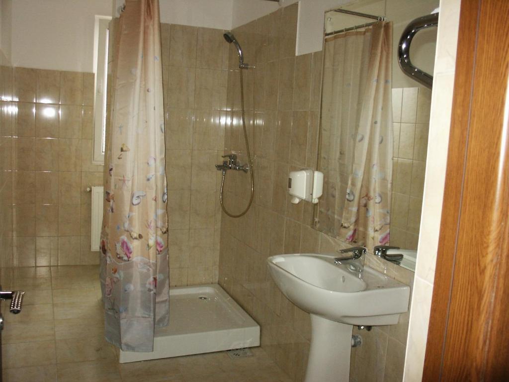 Hotel Astra Braşov Rum bild
