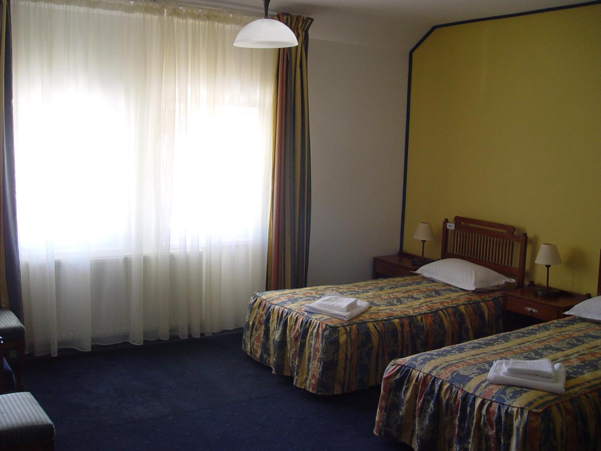 Hotel Astra Braşov Exteriör bild
