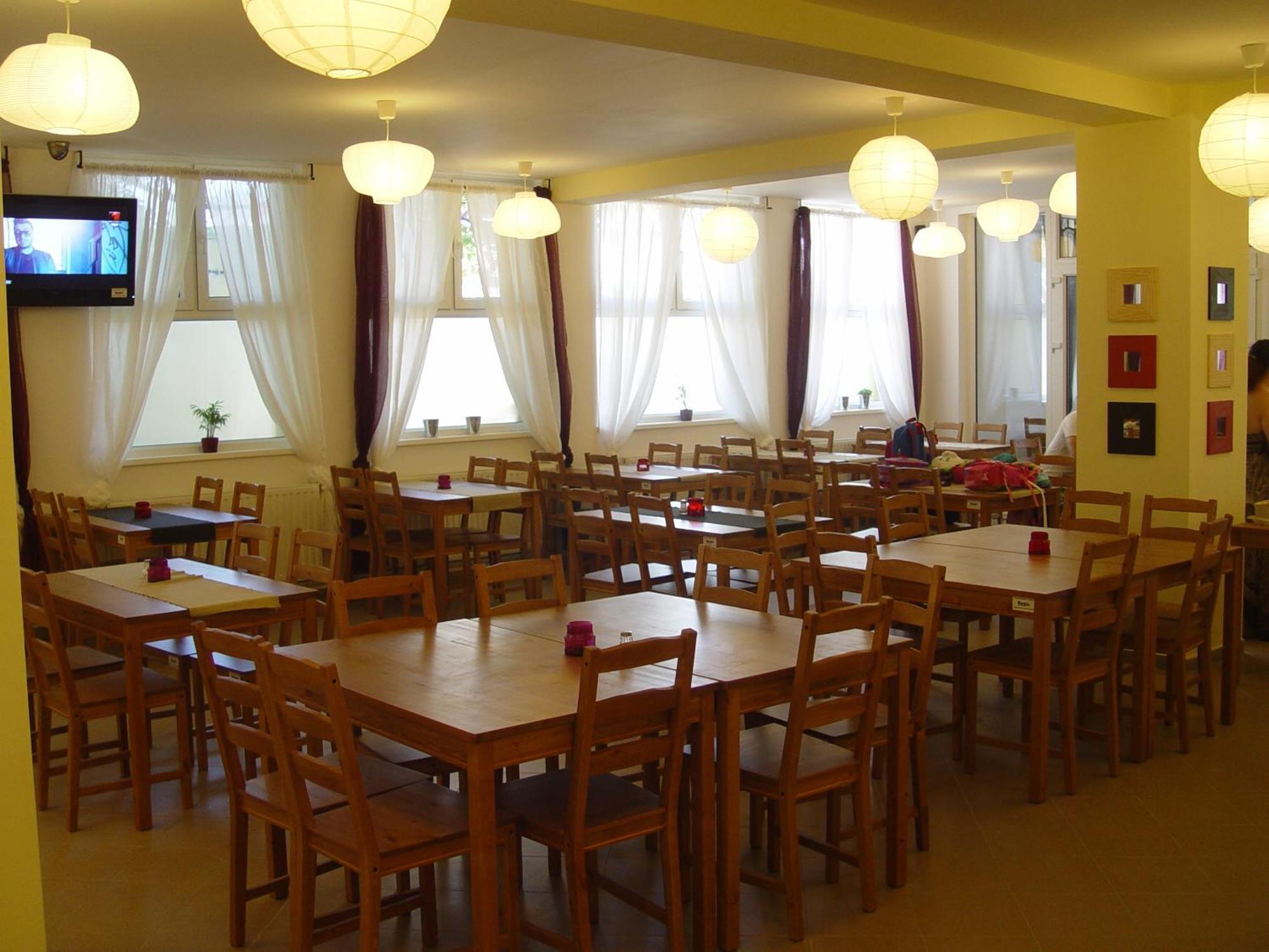 Hotel Astra Braşov Exteriör bild